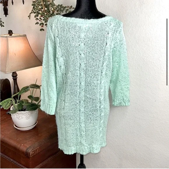 Maurice’s cable knit sweater - Picture 2 of 9